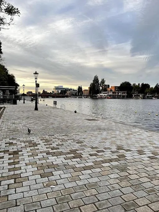Houseboat In Amsterdamアパートメント アムステルダム